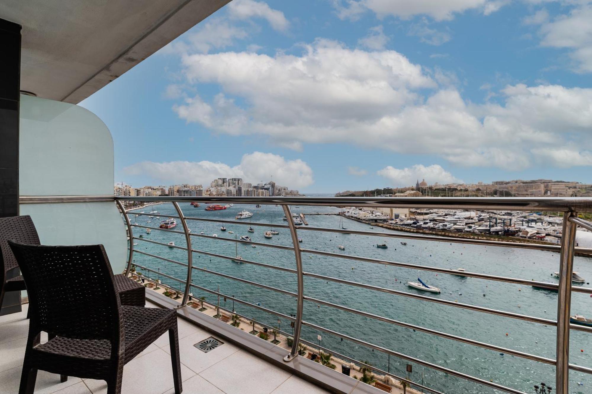 Valletta View Apartments By St Hotels Gzira Extérieur photo